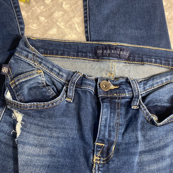 Rock & Republic Kashmiere crop jeans size 8 distressed and stretch! - Picture 5 of 10